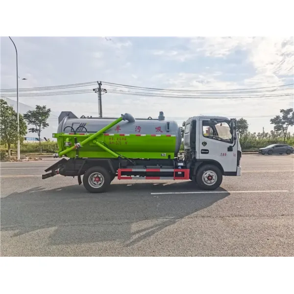 Factory Direct Sales of 5000L Septic Tank Truck Manure Truck Powerful Suction Truck Sewage Extraction Truck