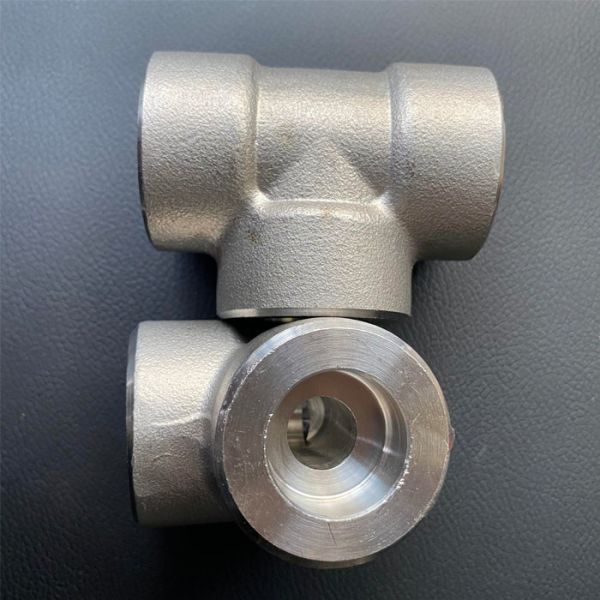 6000psi 304 Stainless Steel Socket Weld Fittings Tee For Chemical Construction