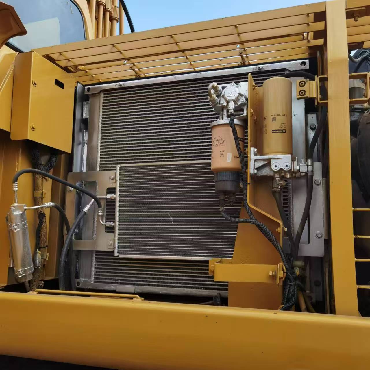 Оригинальный CAT 320CL 320C Гусеничный экскаватор 20 тонн Подержанный CAT Digger Строительная техника