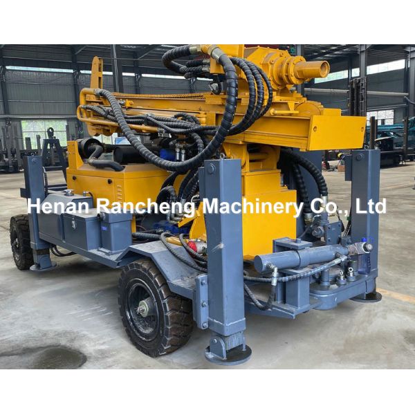 Машина для бурения водяных скважин на колесах глубина 260 м дизельный двигатель мощностью 70 кВт