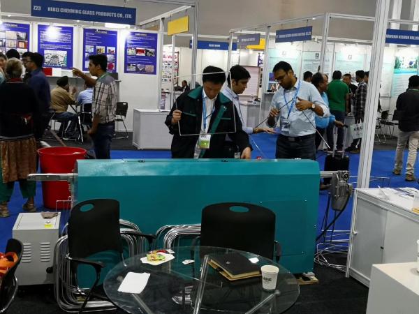 Do derretimento quente de vidro do vedador do silicone da parede de cortina máquina butílica