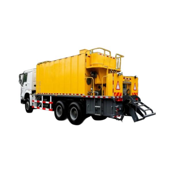 Road Micro Surfacing Asphalt Slurry Sealer 5m3 Bitumen Tank 5.5m3 Water Tank Shacman HOWO
