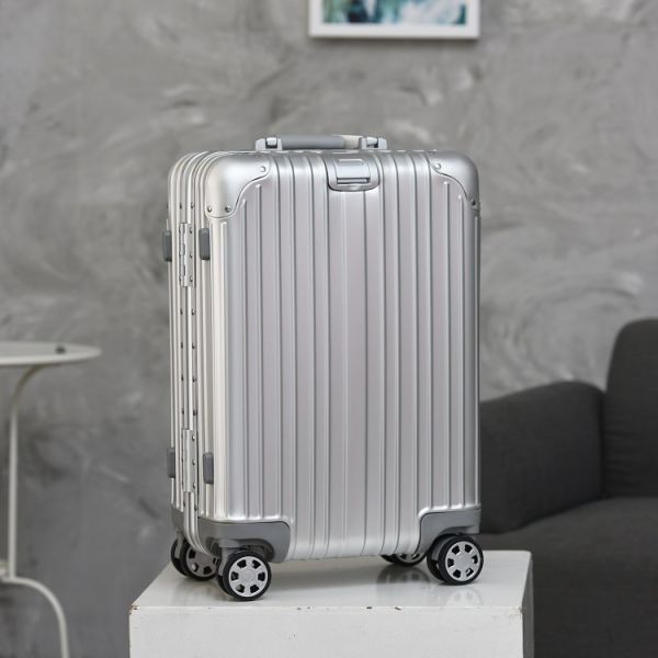 21520 Diamond Style Aluminum Frame Suitcase with TSA Customs Lock Aluminum-Magnesium Alloy and Silent Universal Wheels