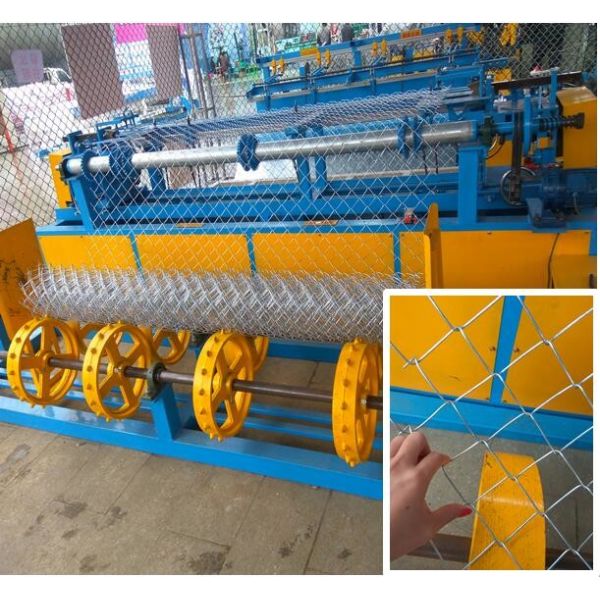 Cheap High quality hot sale PLC  and  HDG wire single wire fully automatic chain link fence machine