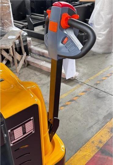 4500mm 1500kg Full Electric Walkie Stacker for loading and unloading goods in warehouse