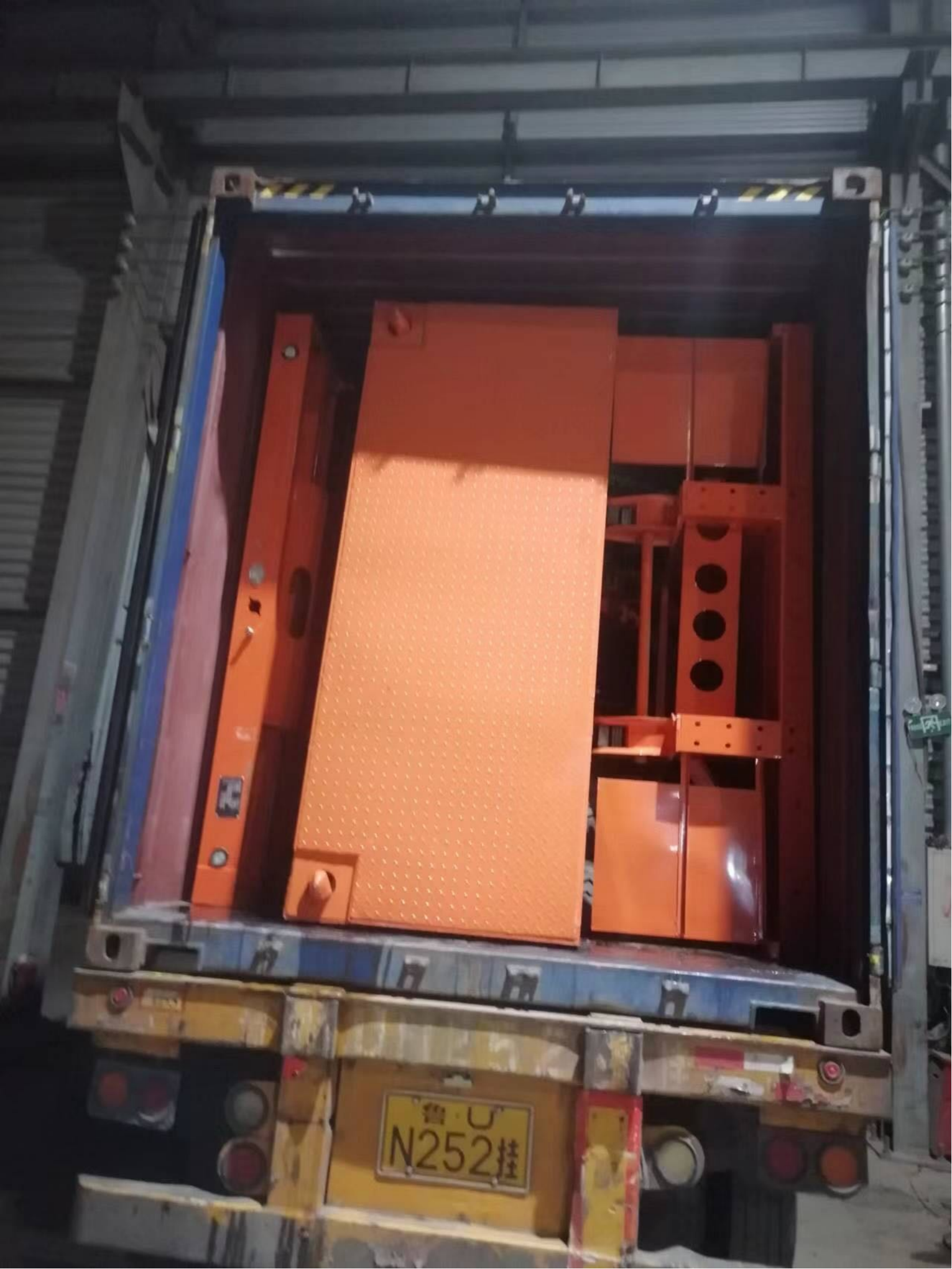 CIMC hierro de 3 ejes S30408 11450*2500*3900mm masa total 40T masa de borde 8200 uso EHA extremo del plato espesor 4,5mm tanque de líquido ordinario