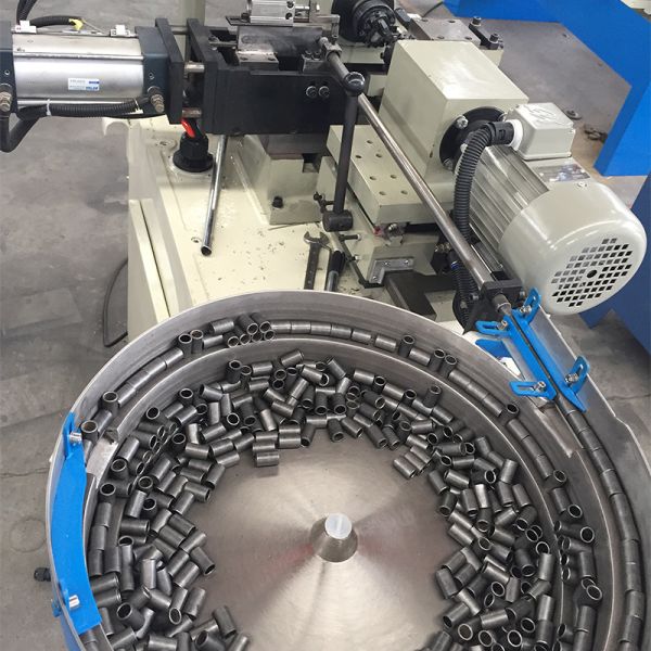 30 Hydraulic Double Head Pneumatic Chamfering Machine For Flattening Ends Of Metal Pipes