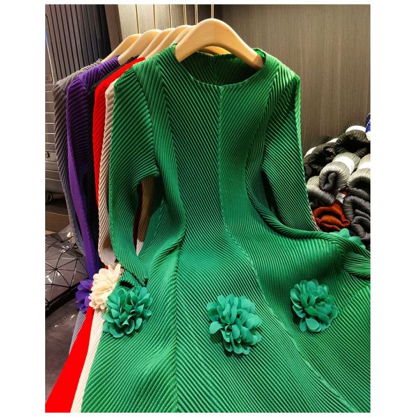 High-end 3d Flower Round Neck Long Sleeve Pleated Plus Size Women's Dresses