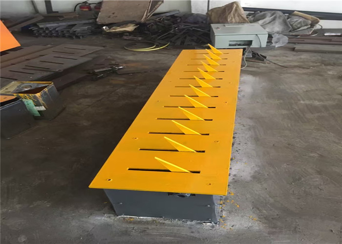 Flush Mounting Tyre Killer with 10mm Blade Thickness and 60T Loading Capacity Road Spike Barrier