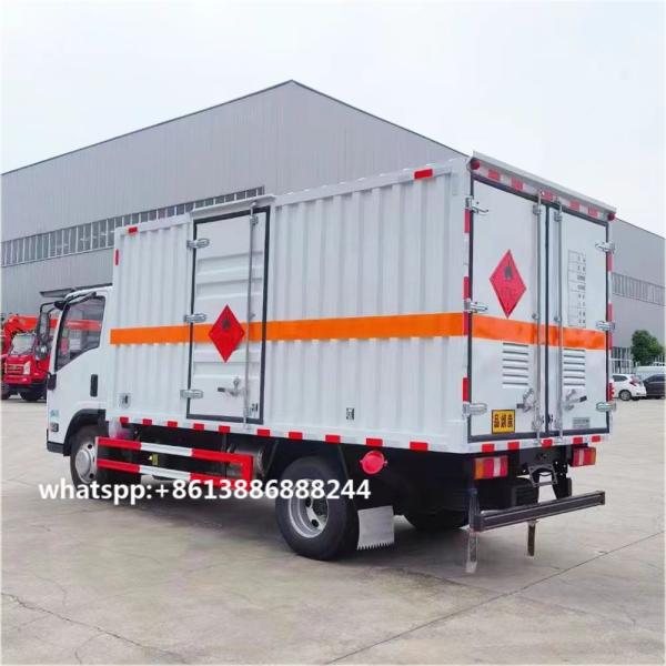 I Suzu Blasting Equipment Transport Truck    Explosive Materials Transporter    Hazardous Delivery Truck