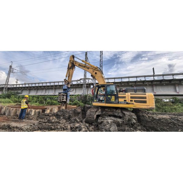 SV-400 Side Grip Pile Driver – Precise Positioning Servo Control And Static Crushing Low Vibration Noise For Sensitive Environments