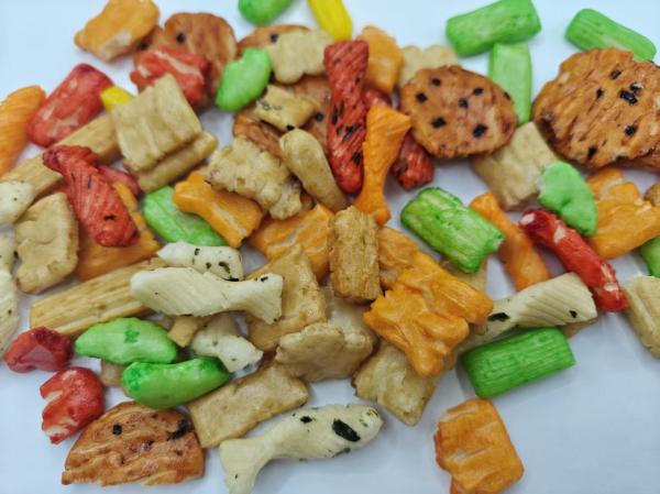 オリジナルカスタマイズされた味 混合ライスクレイカー バージュパック オイル成分を含む大量パッケージ