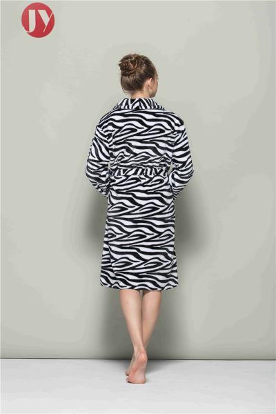 Ladies Sleepwear Soft Bathrobe Pajamas Velvet Nightgown Robe Women Coral Fleece