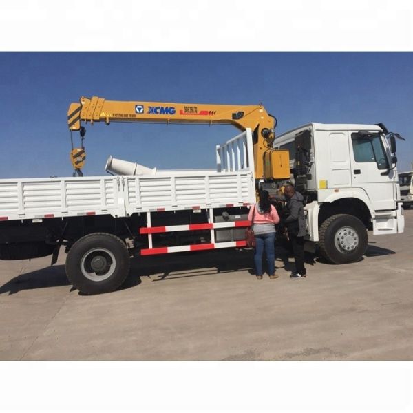 Hitch Mounted Pickup Truck Mobile Boom Crane Sinotruk HOWO 6x4 10 Ton