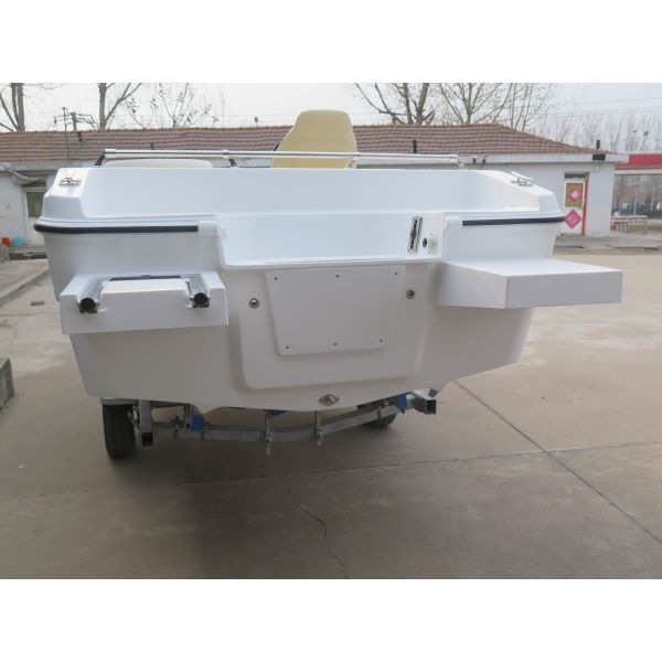 40HP 5m comfortable fiberglass pleasure yacht with all cushions