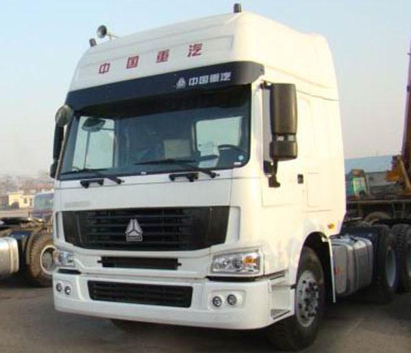 sinotruk howo 4x2 and 6x4 euro2 Diesel prime mover tractor truck head for sale