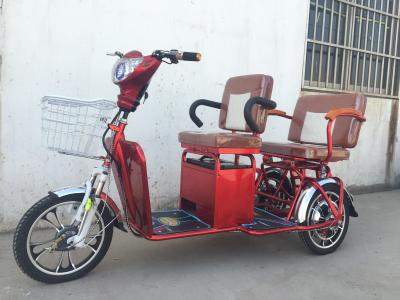 Duas pessoas 3 rodam a armação de aço sem escova elétrica do trotinette 800W do triciclo