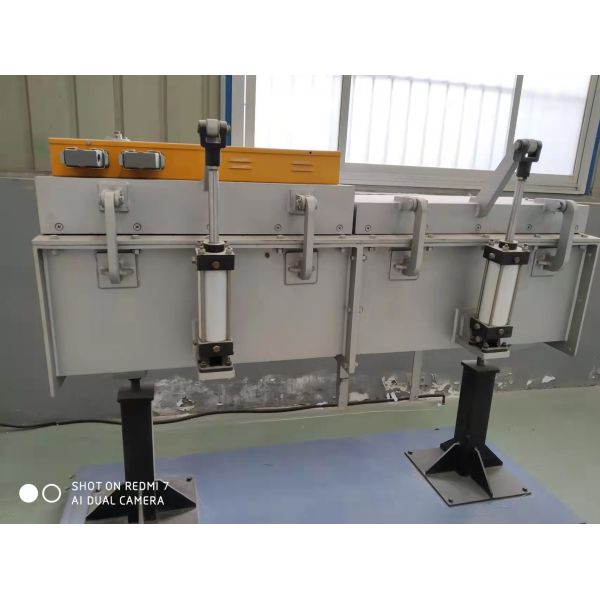 Pia do metal com aquecimento elétrico para o boleto que molda em um casthouse de alumínio.