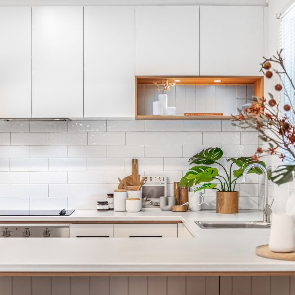 U Shape Matte White Lacquer Pullout Drawer Kitchen Cabinet With Island And Handle