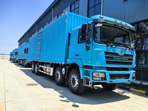 F3000 8X4 Box Truck with 10M Cargo Box and 380HP Engine