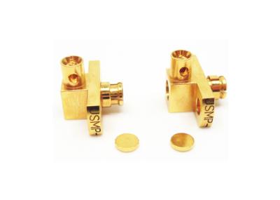 Projeto fêmea da montagem da flange dos furos da miniatura 2 do conector de SMP RF do ângulo direito