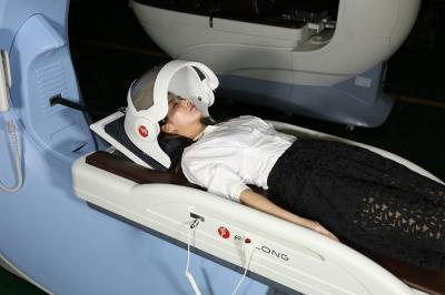 Exatamente processo cervical do tratamento do conforto da máquina da descompressão da posição