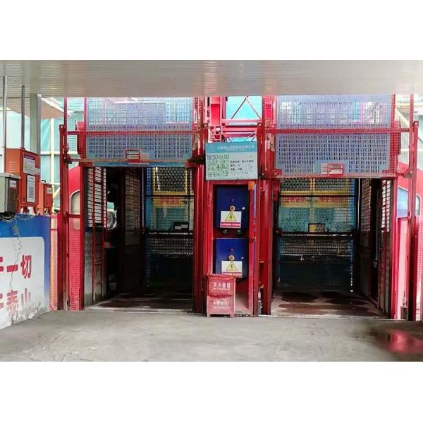 Quick Lifting Construction Hoist Elevator Power Saving Running Smoothly