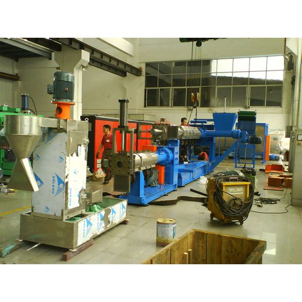 Two Stages Plastic Recycling Pellet Machine Single Screw Plastic Extruder