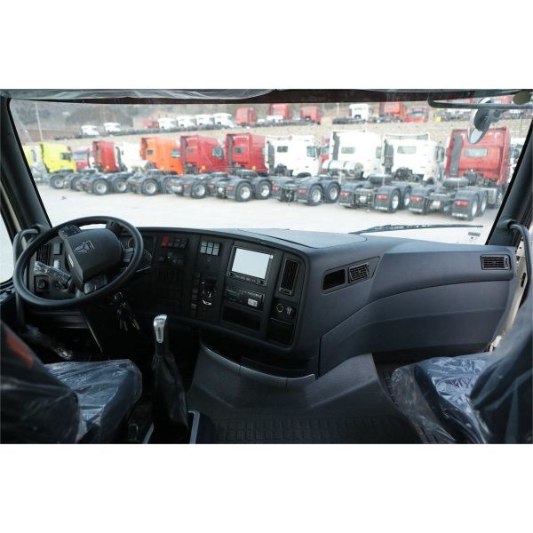 HOWO тяжелый грузовик дефлектор боковой ветровой ваны 440 HP 6X4 LNG Национальный VI трактор (13T задней оси)