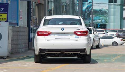 Range 415km ECO Friendly Electric Cars Dongfeng Fengxing S60 180km/h