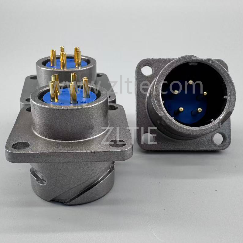 FQ18 Series 5-Pin Square Flange Male Socket