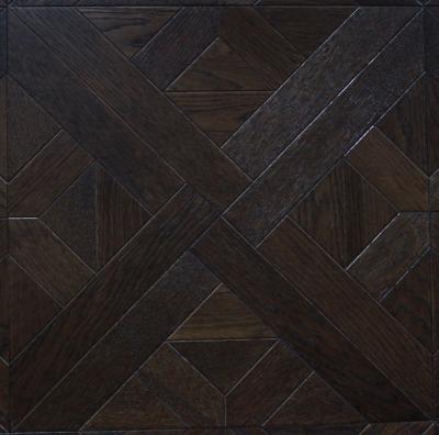 le parquet de chêne blanc couvre de tuiles le plancher, différentes conceptions disponibles