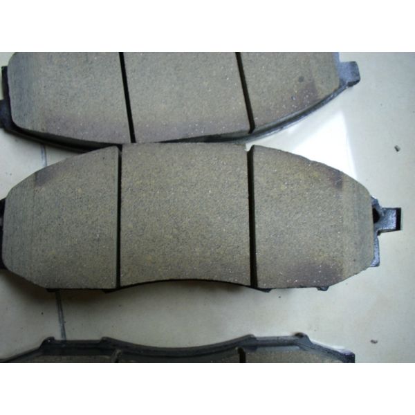 D1060-VK190  Semi Metallic Brake Pads For Nissan Paladin Semi metallic  Teana  J31