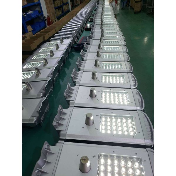 Integrated 1000LM 65.12WH 12V Battery Waterproof Solar Lights