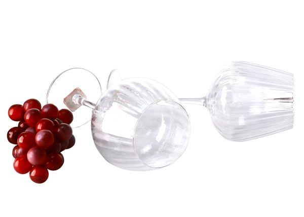 Food Grade Lead Free Vertical Stripes Crystal Wine Glasses 590ml Red Wine Glass Cup
