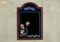 Panneau de menu encadré par tableaux fixés au mur en bois noirs pour le restaurant