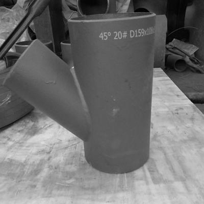ANSI B16.9 Carbon Steel Tees 12 ISO 9001 Seamless Equal Butt Welded