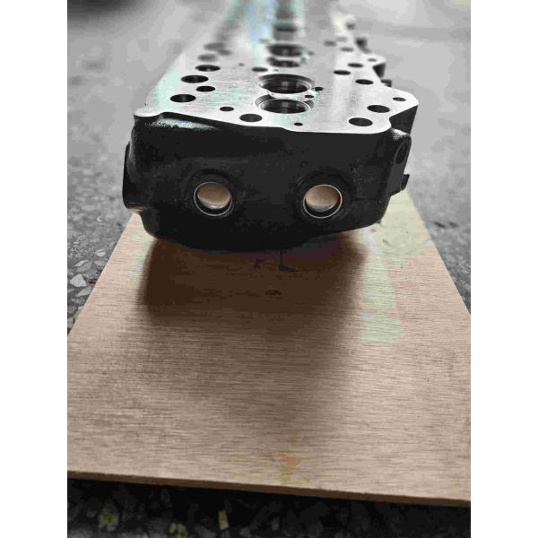 ME051714 Mitsubishi Engine Cylinder Head Model 6D34 Material Casting