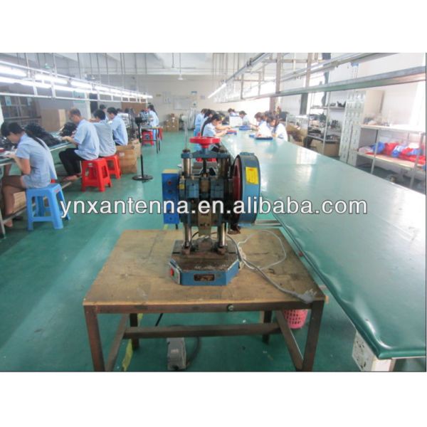 Активная водонепроницаемая винтовая установка Внешний GPS GNSS Автомобильная антенна с высоким увеличением 28 дби