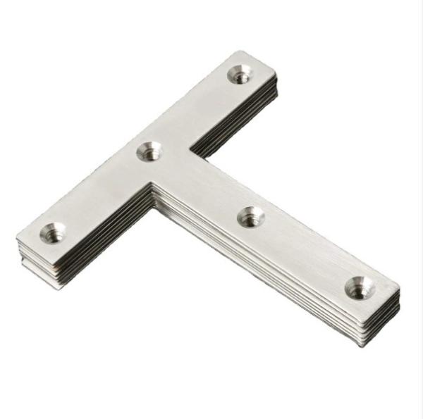 Anodisation des supports d'extrusion d'aluminium en acier au carbone formant 90 degrés