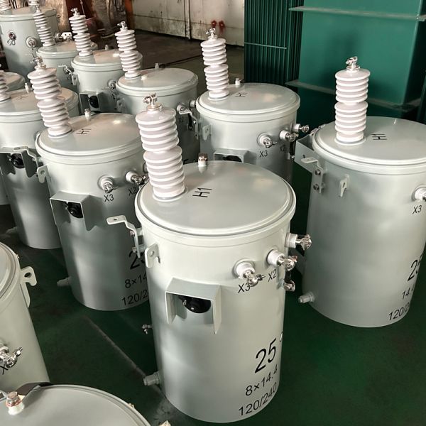 25kva Pole Mounted Transformer oil immersed power transformer 13.85KV CSA C2.2-06 Standard
