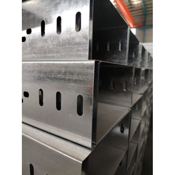 Corrosion Resistant Hot-Dip Galvanized Cable Tray, Custom Sizes Available for Indoor & Outdoor Applications