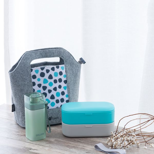 Kid Friendly Eco Plastic BPA Free Lunch Box with Cutlery in 2 Layer Storage Container