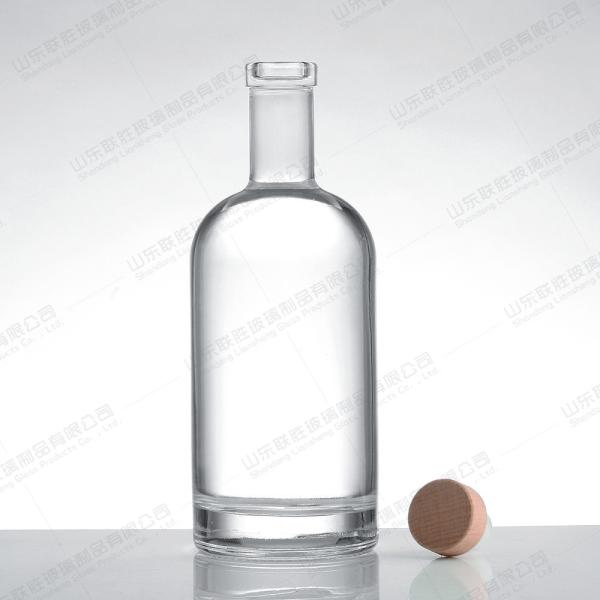 Garrafas de vidro de vodka feitas de vidro com material e corpo aceitáveis para OEM/ODM