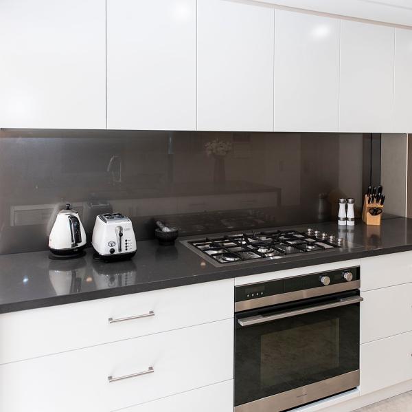 White Flat Lacquer Kitchen Cabinet Small Modular Design Modern
