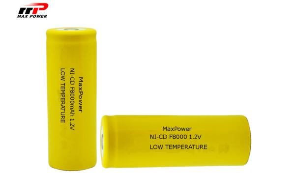 1.2V F8000mAh NiCdの充電電池の高容量の低温の長い生命