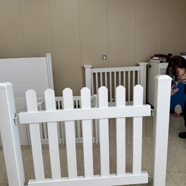 Moisture Resistant PVC Picket Fence Simple Daily Cleaning Vinyl White Fence