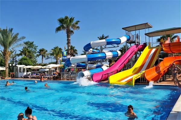 18.5 Kw Power Needed Pool Water Slides With Strong Anti-corrosion And Anti-rust Galvanized Steel Material