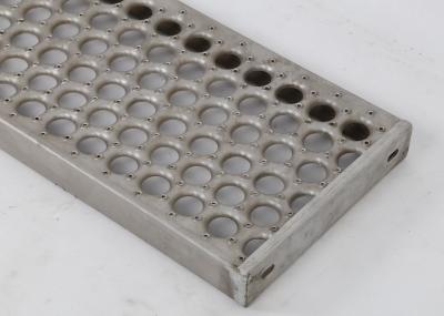 Safety Walkway Steel Grating 2 Noses Closed Roof Galvanized