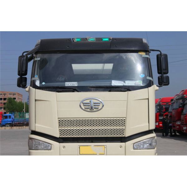 White Concrete Construction Equipment  , FAW J6P Self - Load Mobile Concrete Mixer 8 Cubic Meters